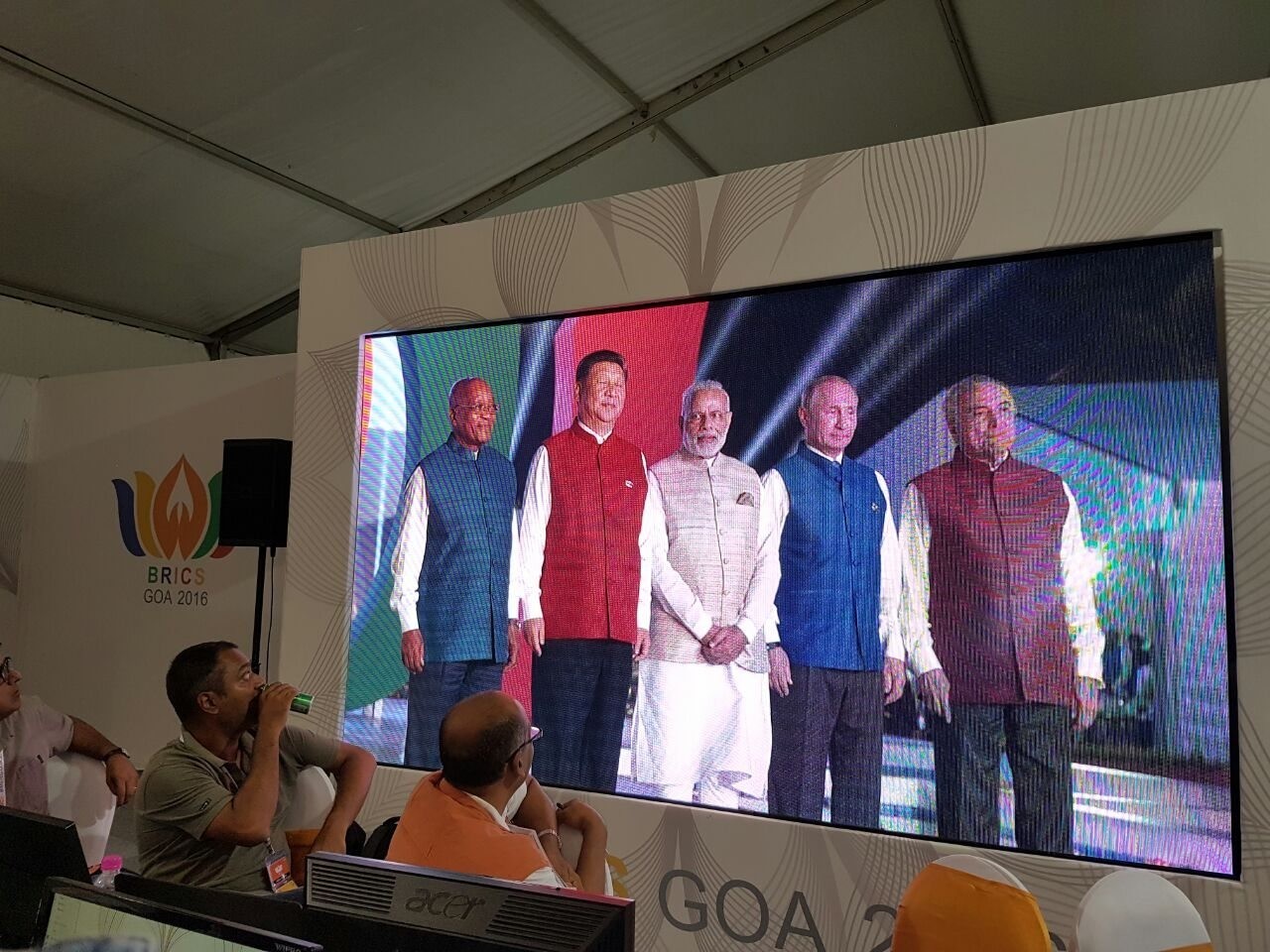 Putin Indian cloth 2016
